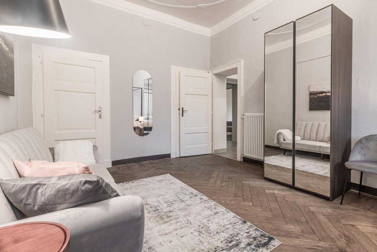 Ferienwohnung 5 Min Historic Center Luxury White Lotus Mansion Como Exterior foto